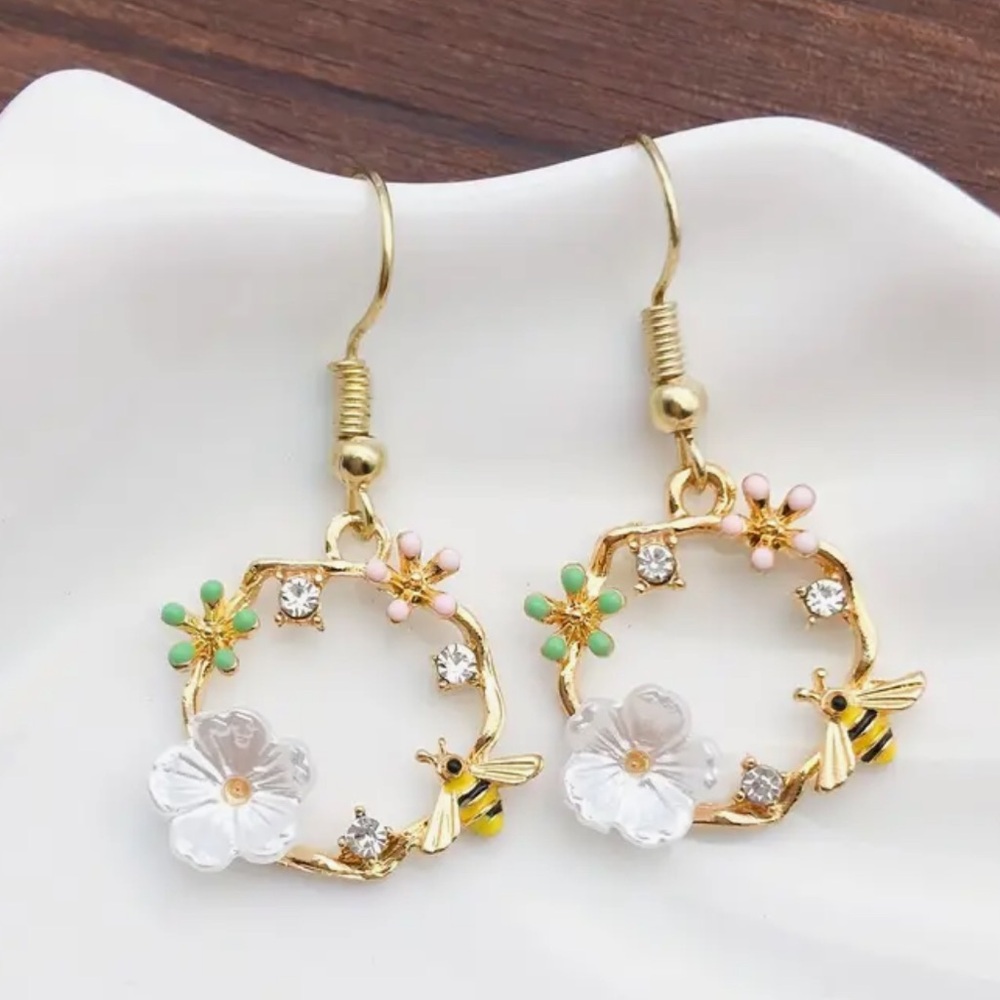 Spring Honey Bee Hoop Drop Dainty Floral Zinc Alloy Earrings - Picture 5 of 5